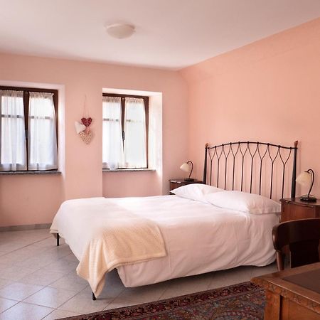 Bed and Breakfast L'Aromatario Neive Esterno foto