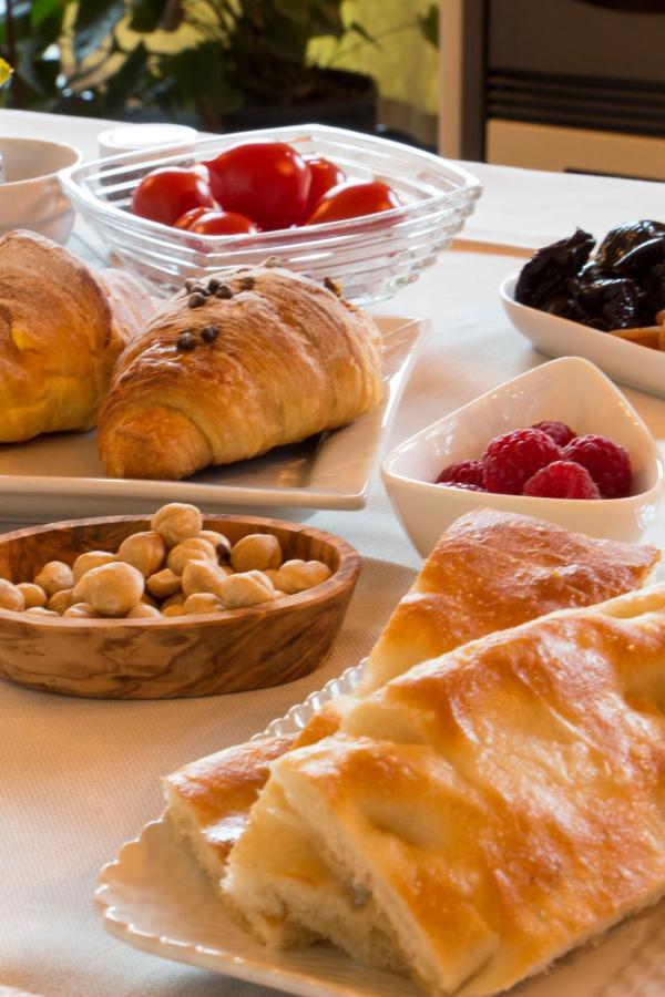 Bed and Breakfast L'Aromatario Neive Esterno foto