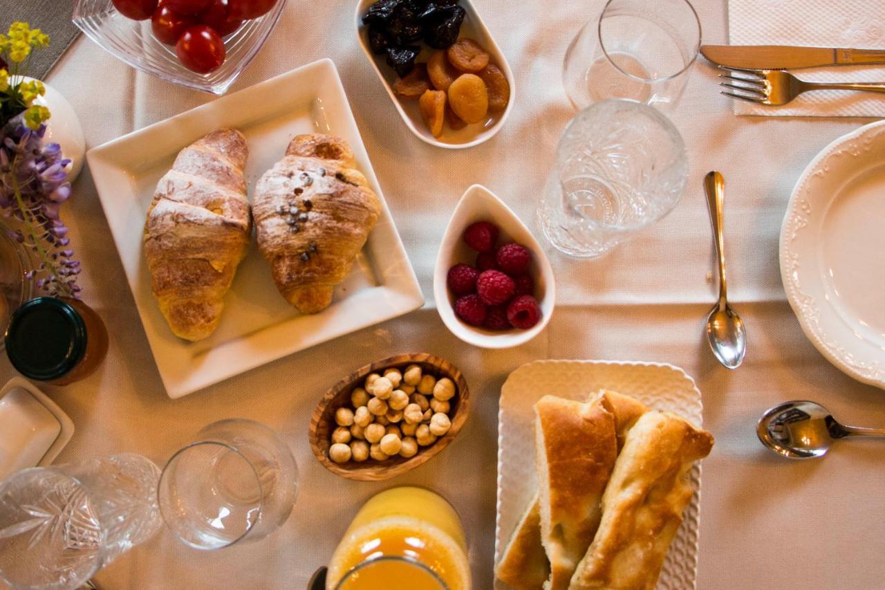 Bed and Breakfast L'Aromatario Neive Esterno foto
