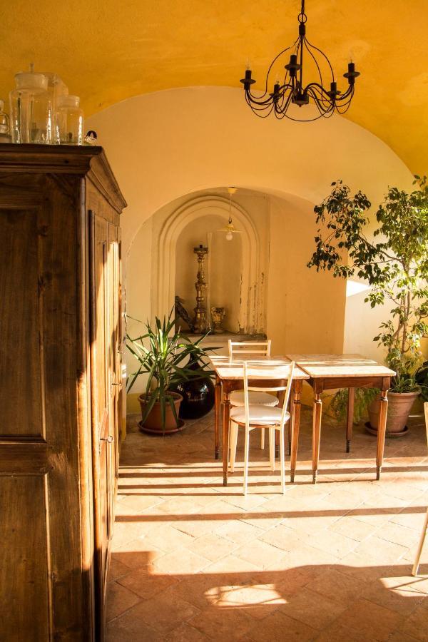 Bed and Breakfast L'Aromatario Neive Esterno foto