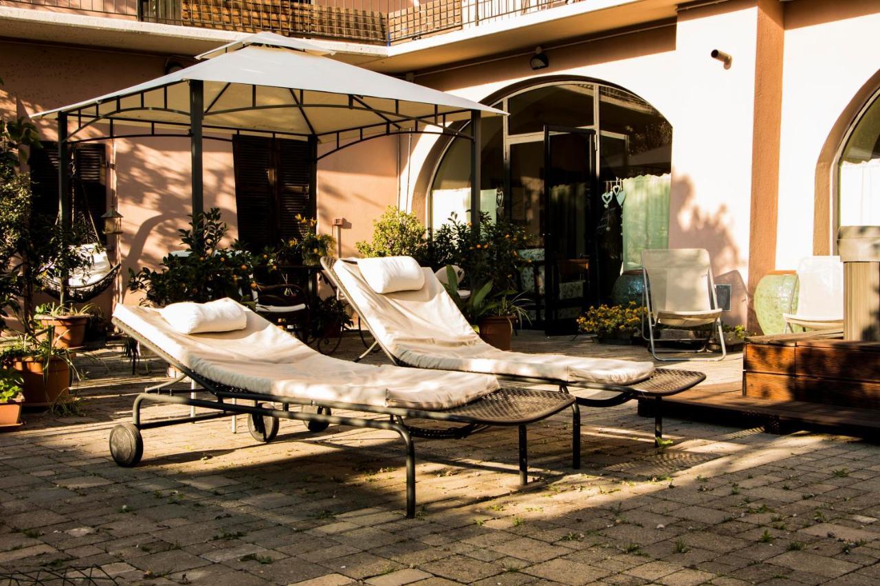Bed and Breakfast L'Aromatario Neive Esterno foto