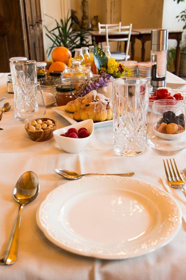 Bed and Breakfast L'Aromatario Neive Esterno foto