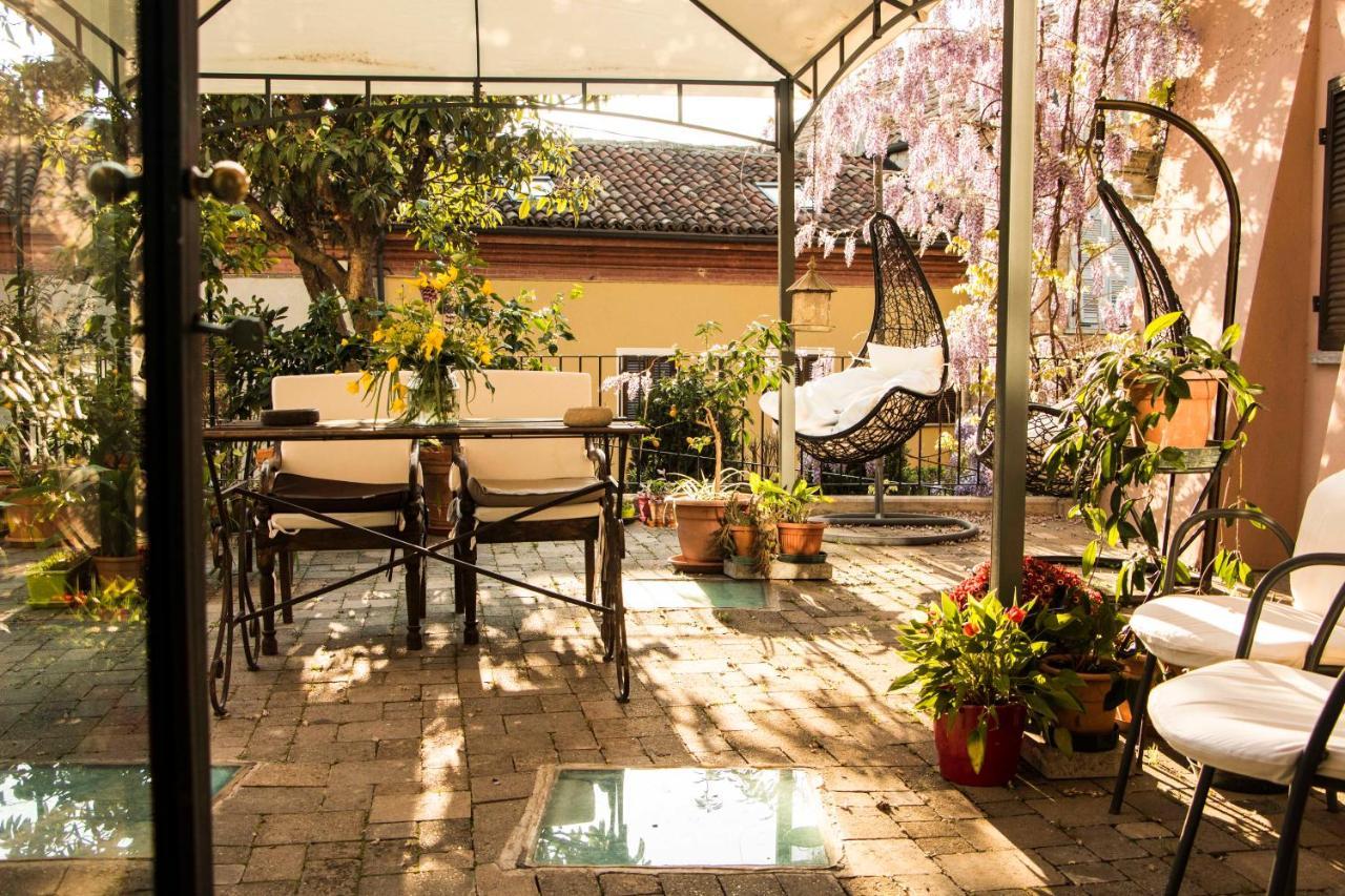 Bed and Breakfast L'Aromatario Neive Esterno foto