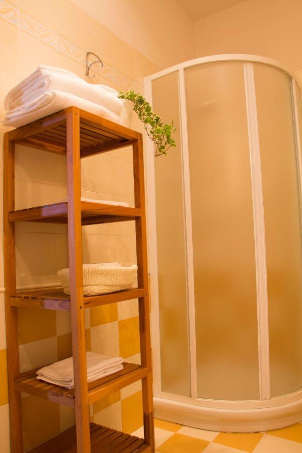Bed and Breakfast L'Aromatario Neive Esterno foto