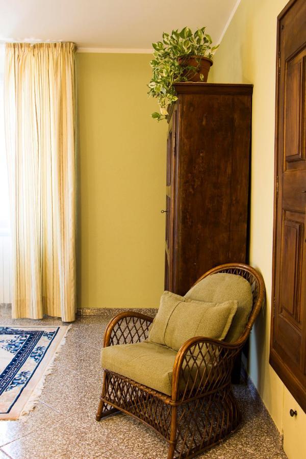 Bed and Breakfast L'Aromatario Neive Esterno foto