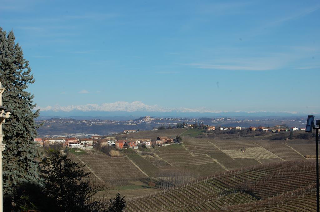 Bed and Breakfast L'Aromatario Neive Esterno foto