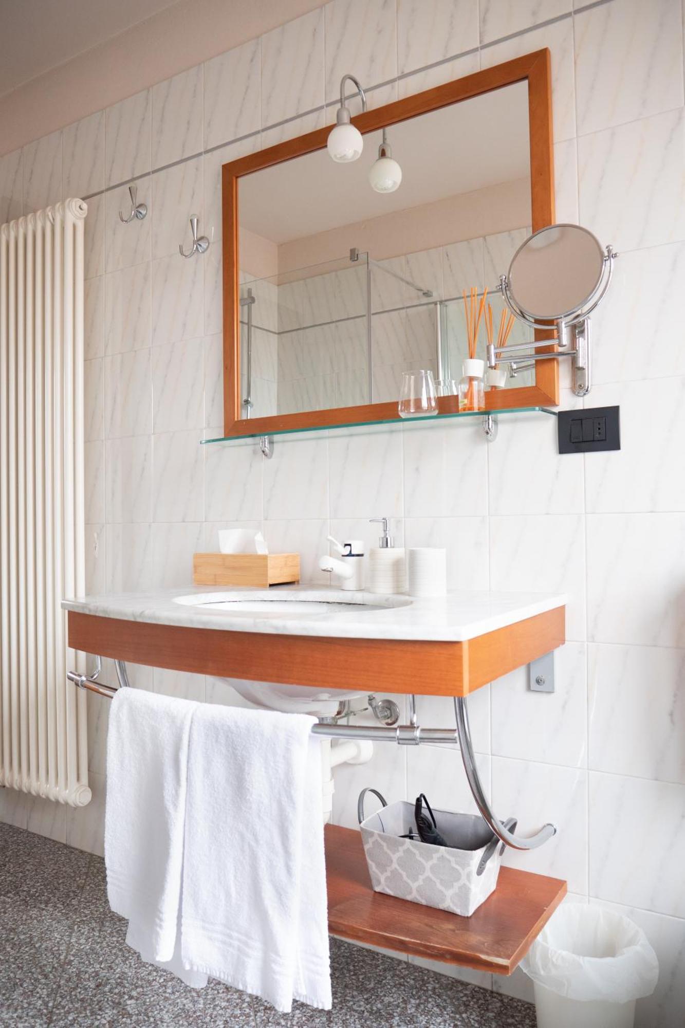 Bed and Breakfast L'Aromatario Neive Esterno foto