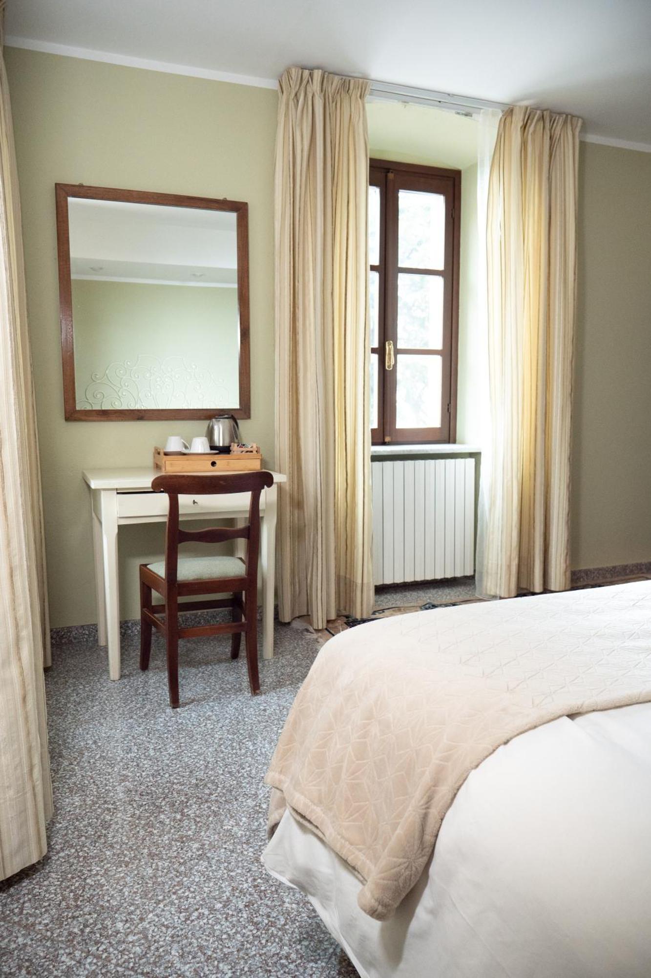 Bed and Breakfast L'Aromatario Neive Esterno foto