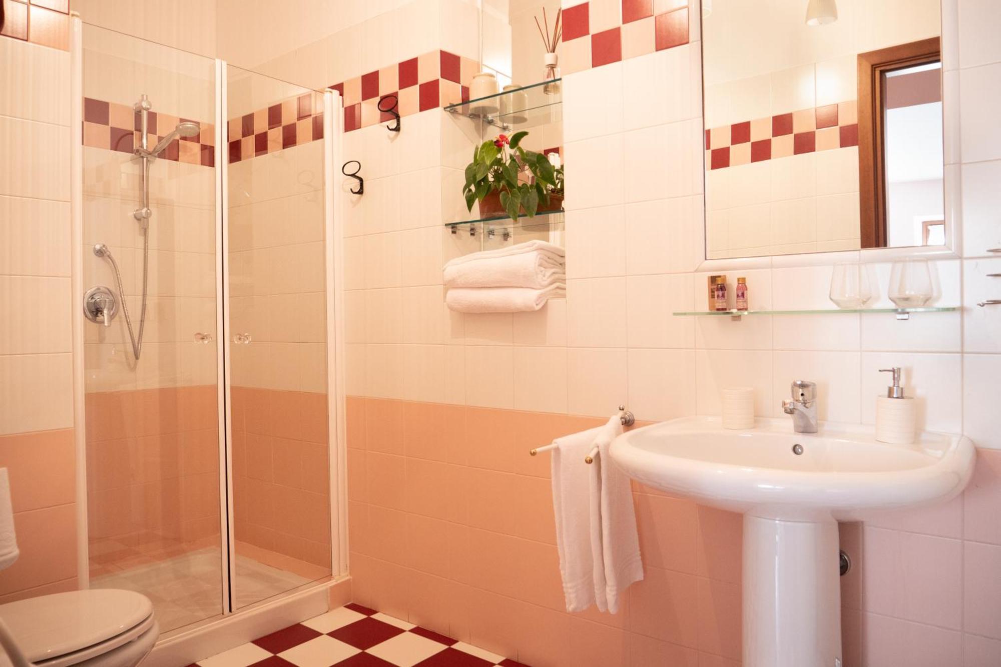 Bed and Breakfast L'Aromatario Neive Esterno foto