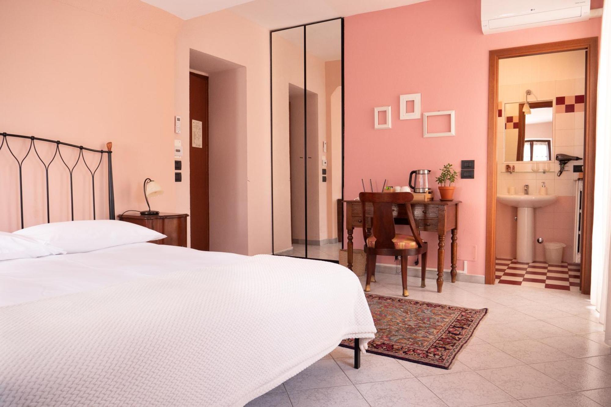 Bed and Breakfast L'Aromatario Neive Esterno foto