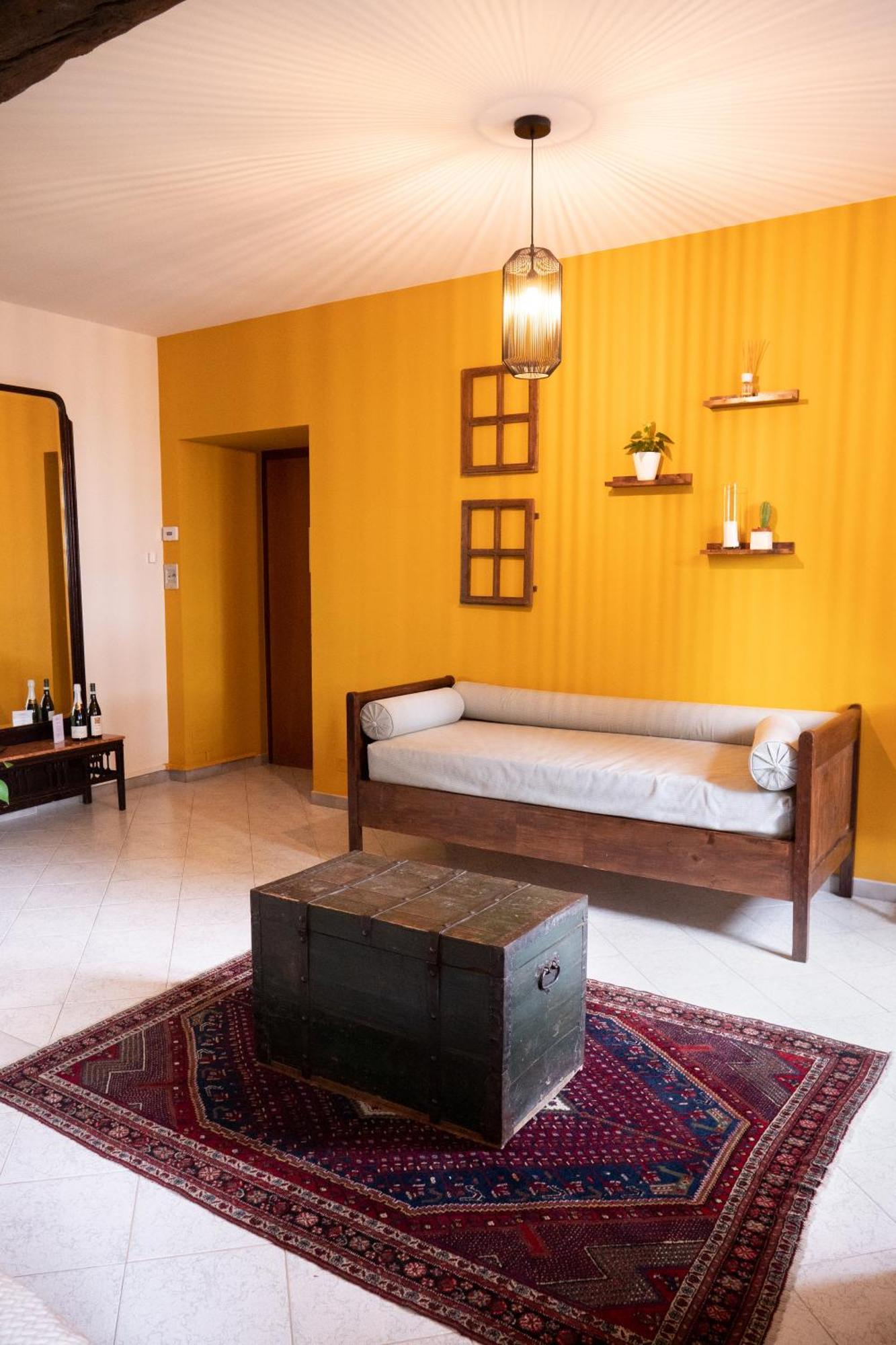 Bed and Breakfast L'Aromatario Neive Esterno foto