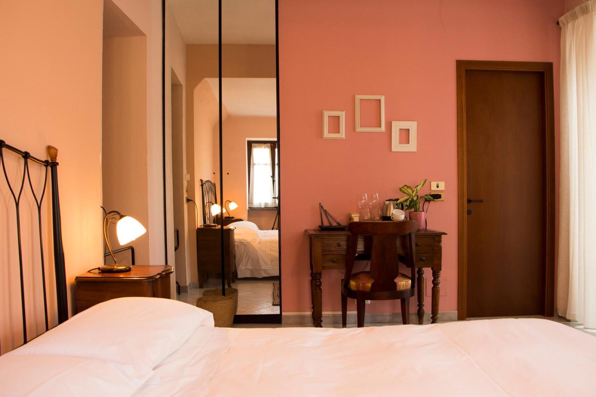 Bed and Breakfast L'Aromatario Neive Esterno foto