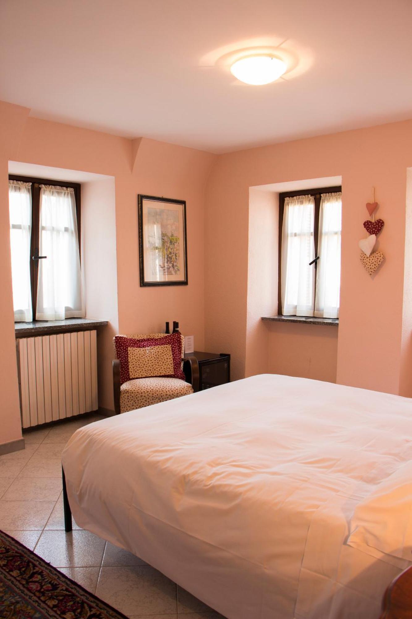 Bed and Breakfast L'Aromatario Neive Esterno foto